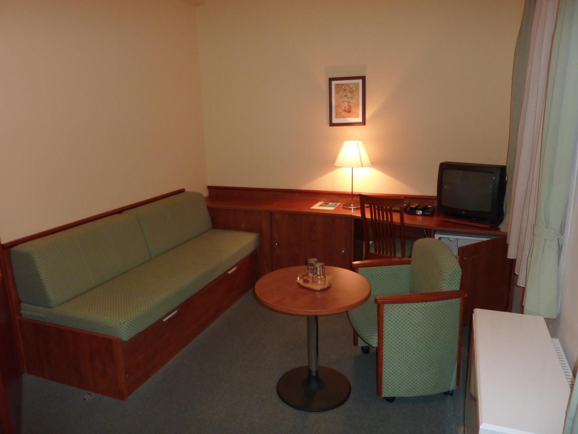 Praha Hotel 3*